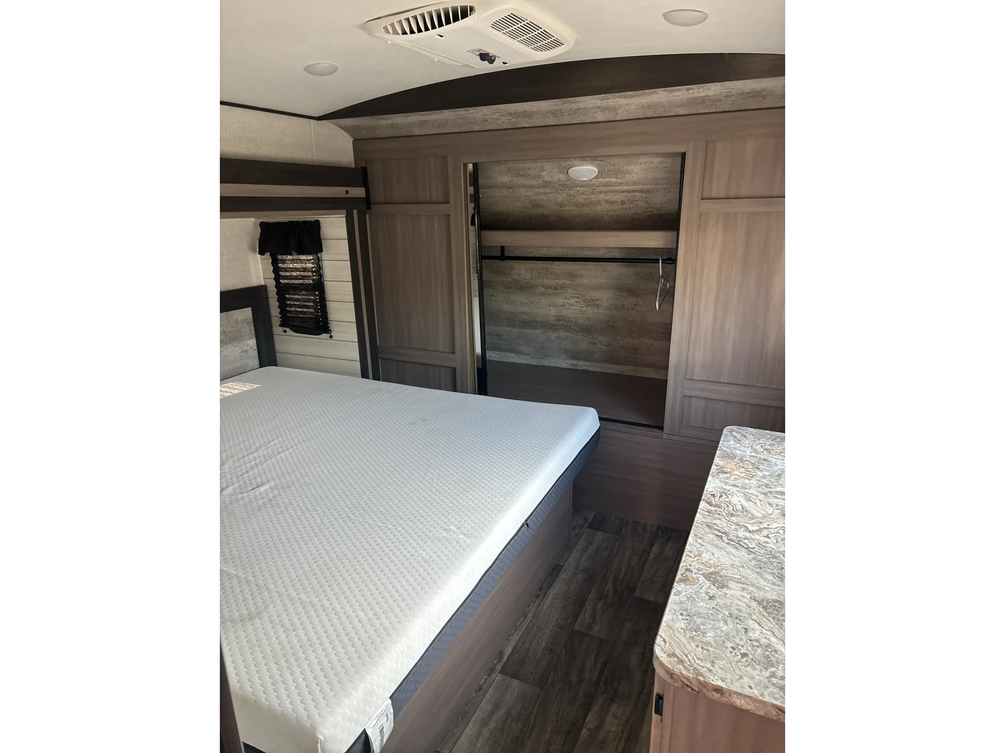 Used 2022  CROSSROADS SUNSET TRAIL SUPER LITE image 23