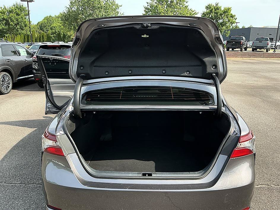 Used 2022 Predawn Gray Mica Toyota SE image 24