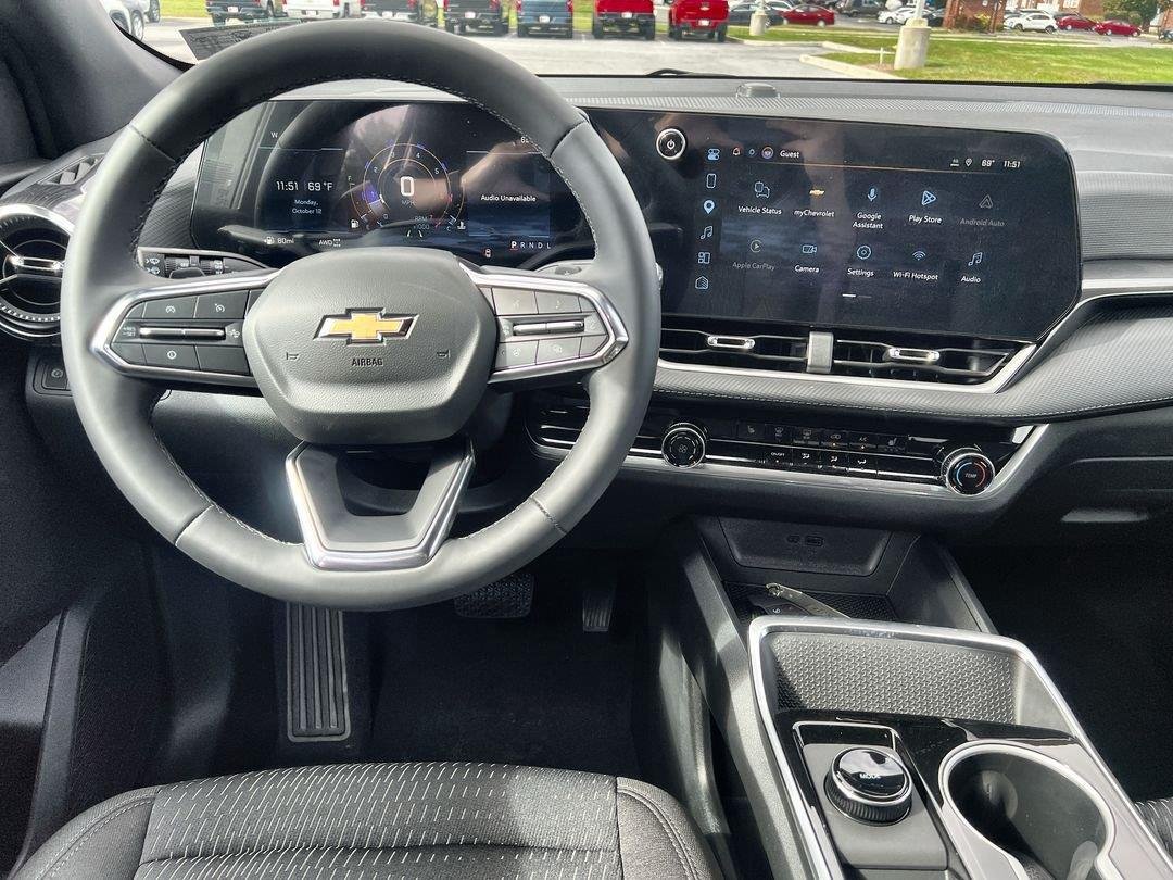 2027 Chevrolet Equinox LT - Photo 10