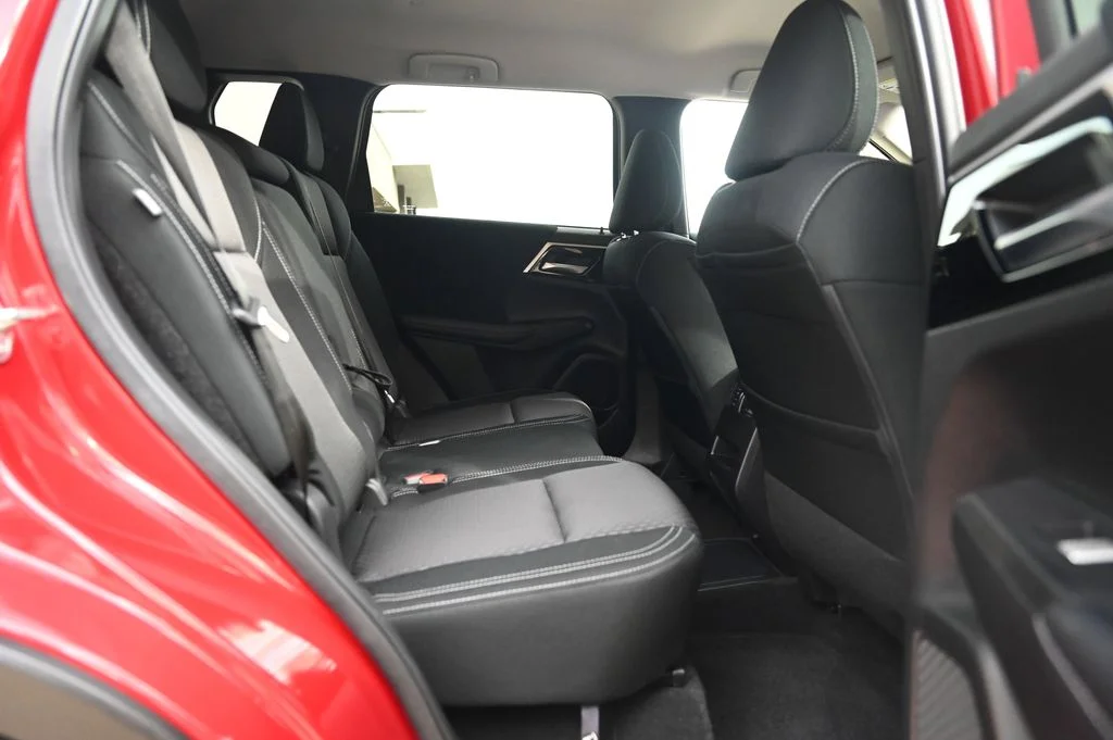 Used 2024 Red Mitsubishi ES image 43