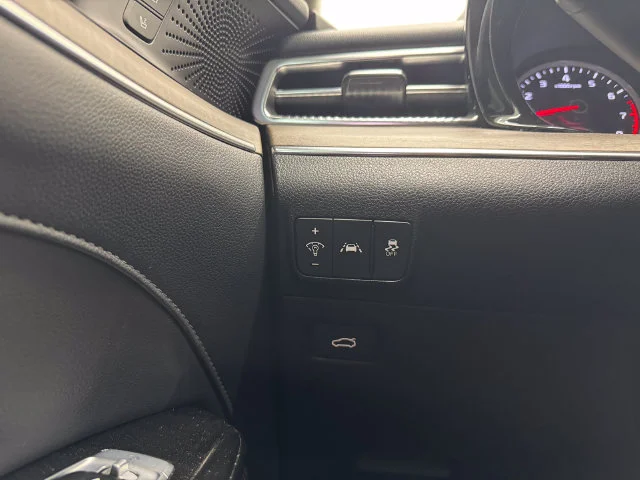 Used 2024 Glacial White Pearl Kia EX image 38