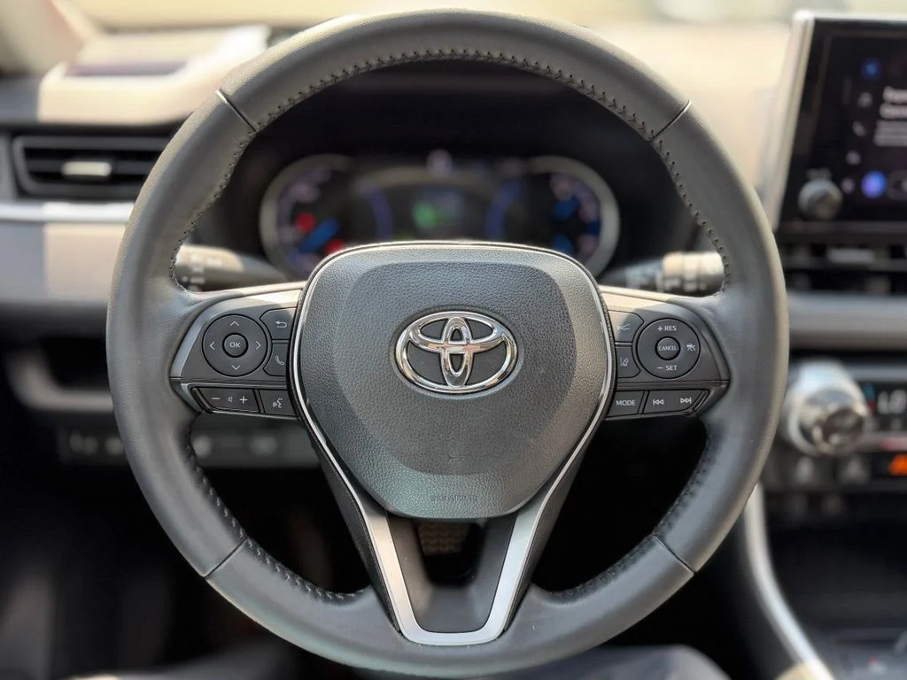 Used 2023 Black Toyota XLE image 6
