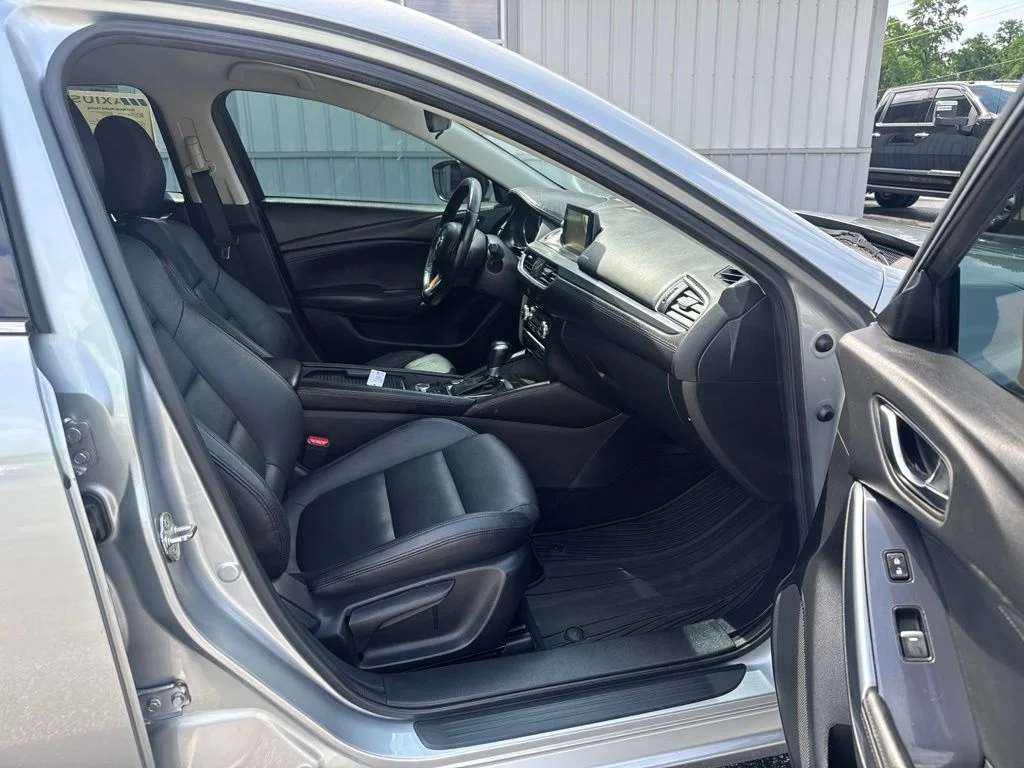 Used 2017 Silver Mazda Touring image 22