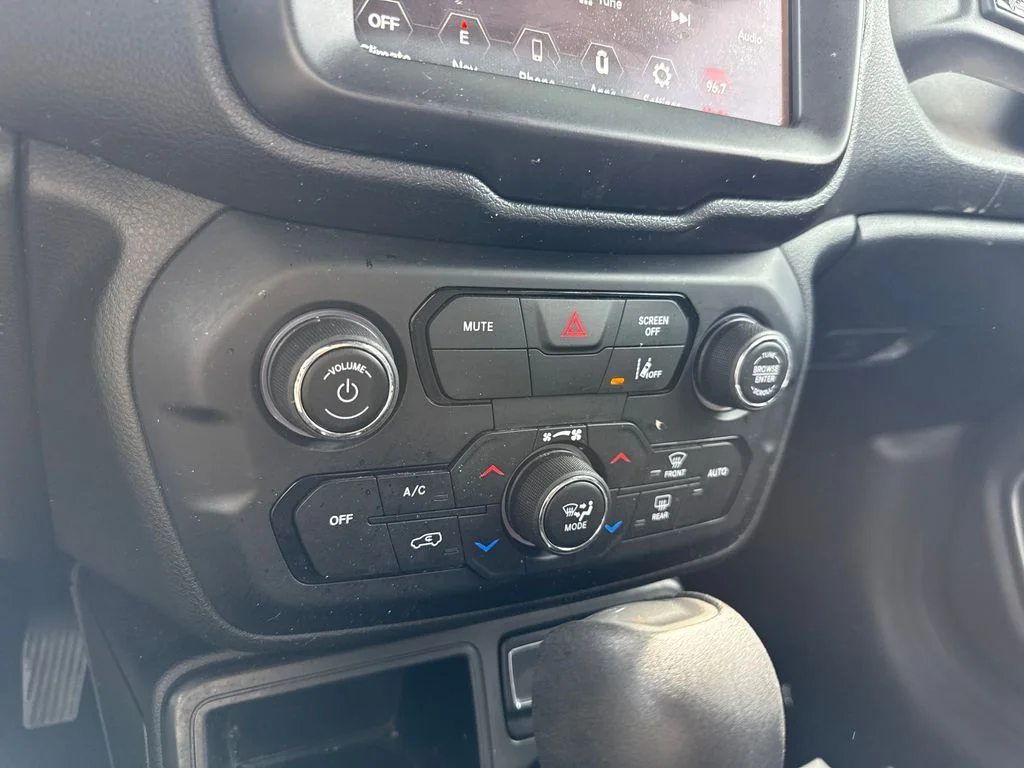 Used 2021 Gray Jeep Latitude image 15