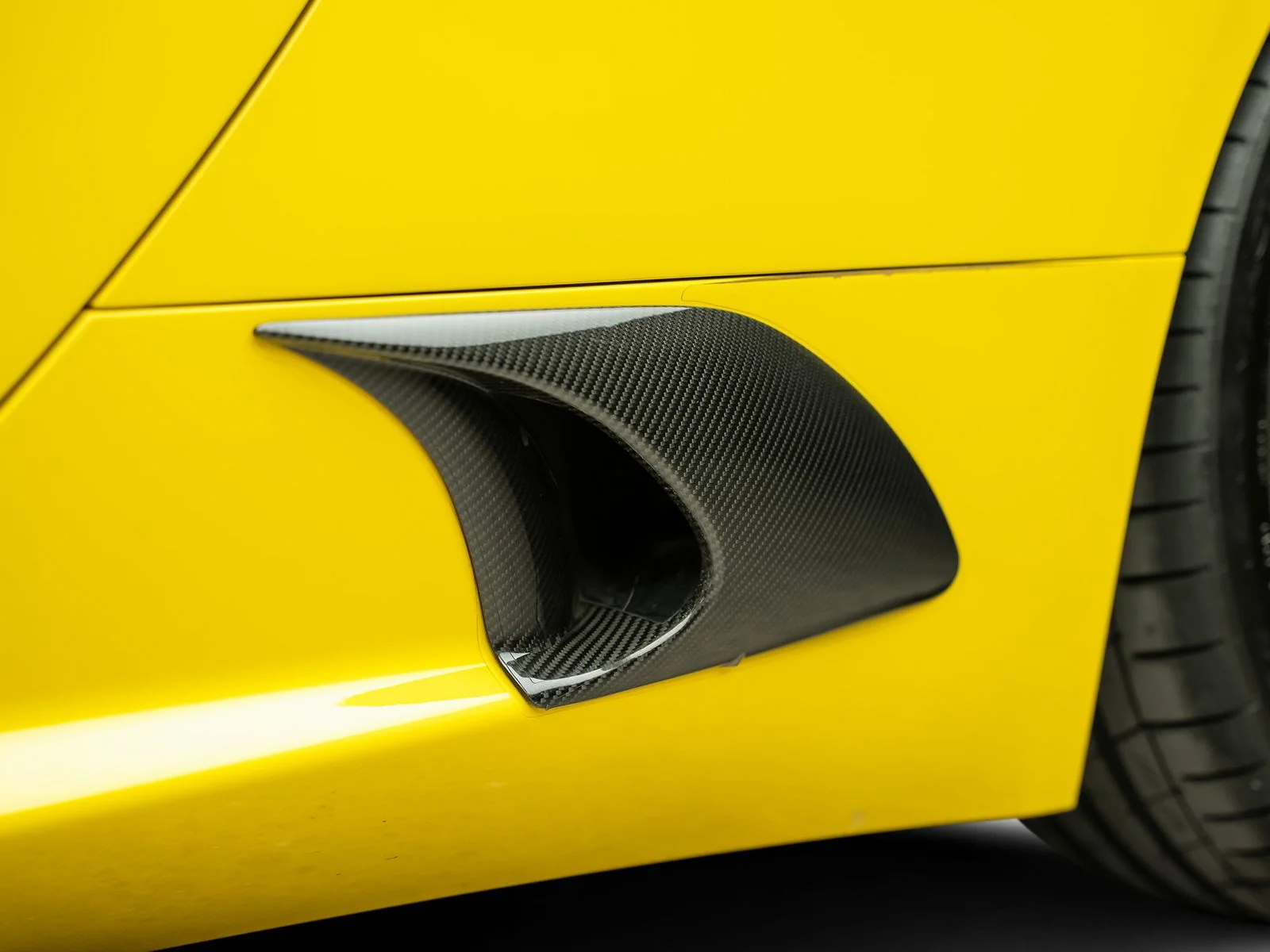 Used 2016 Yellow Alfa Romeo Base image 28
