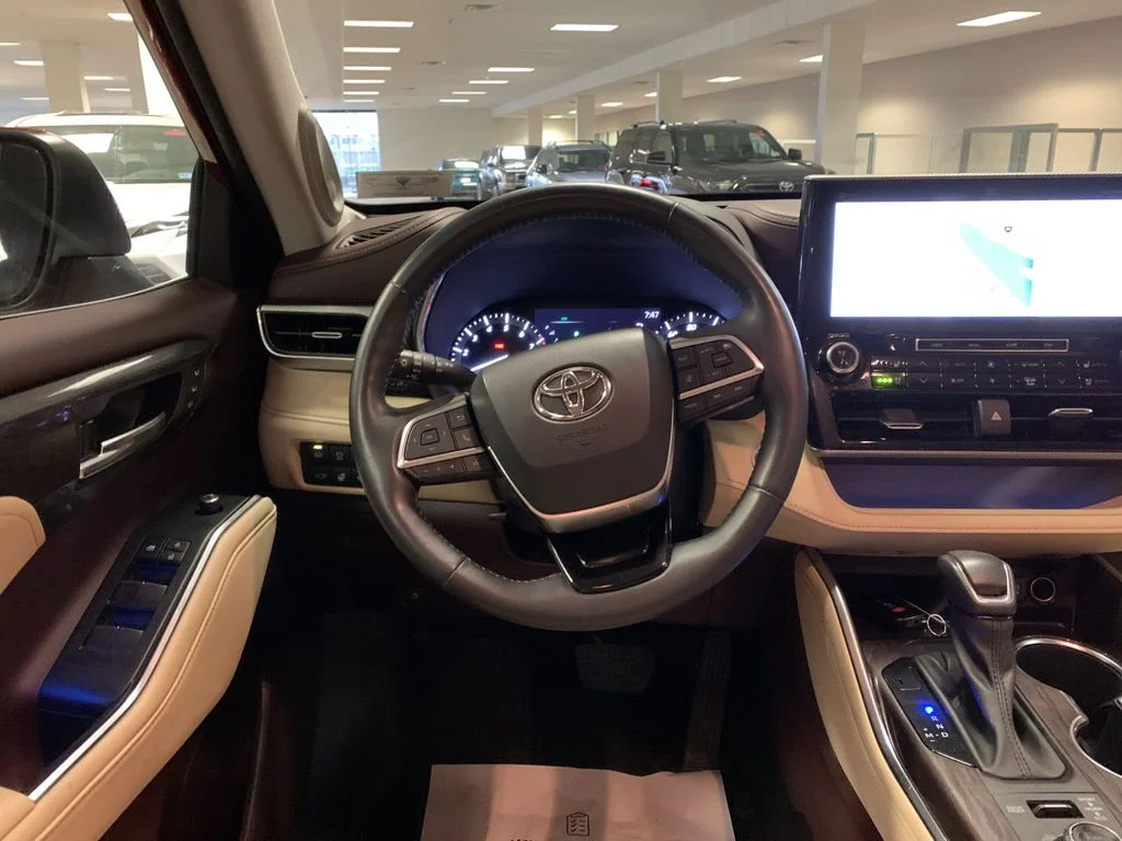 Used 2020 Red Toyota Platinum image 17
