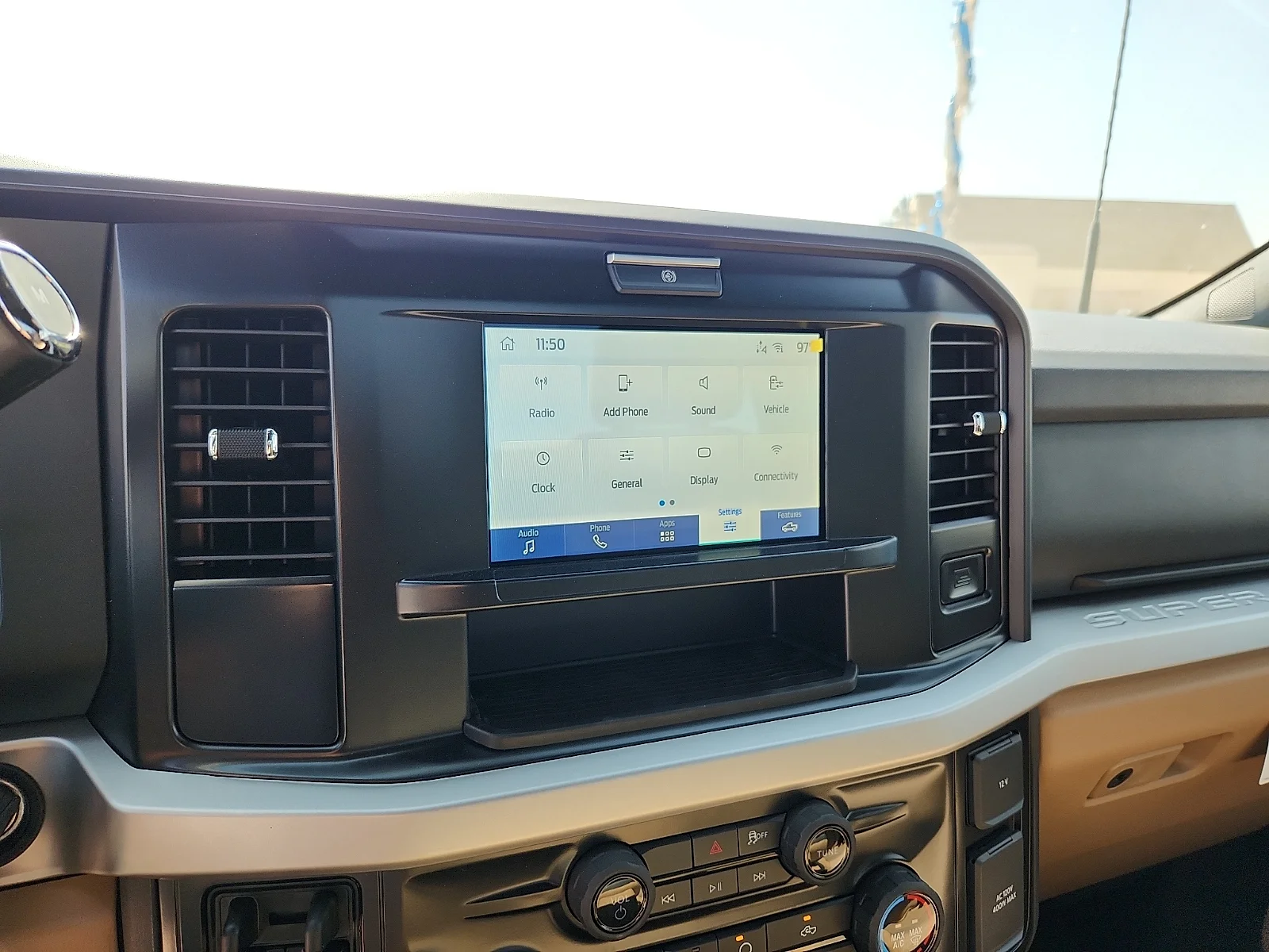 New 2027 Oxford White Ford XLT image 24
