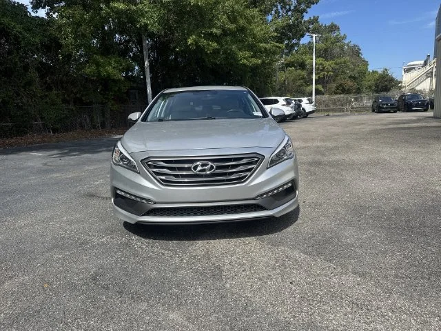 Used 2016 Silver Hyundai Sport image 2