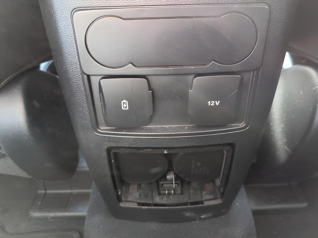 Used 2023 Oxford White Ford XLT image 28