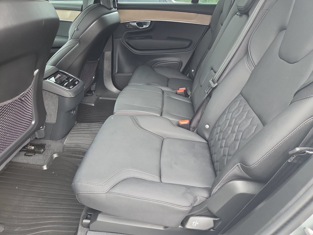 Used 2025  Volvo Plus image 23