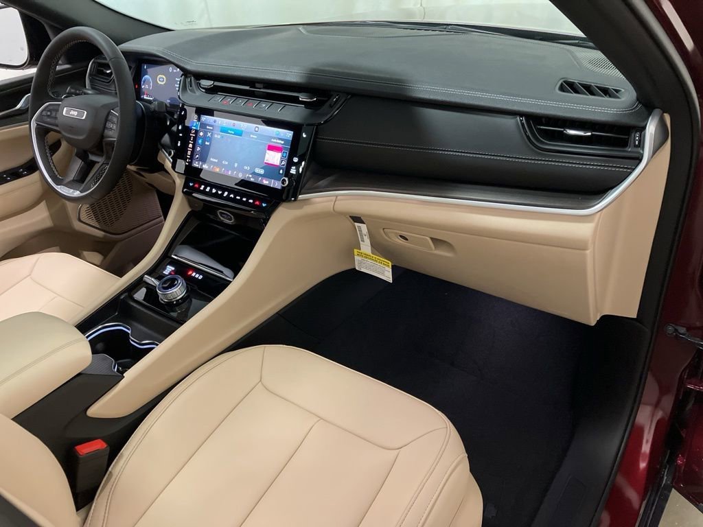 New 2026 Velvet Red Pearl-Coat Exterior Paint Jeep Limited image 15