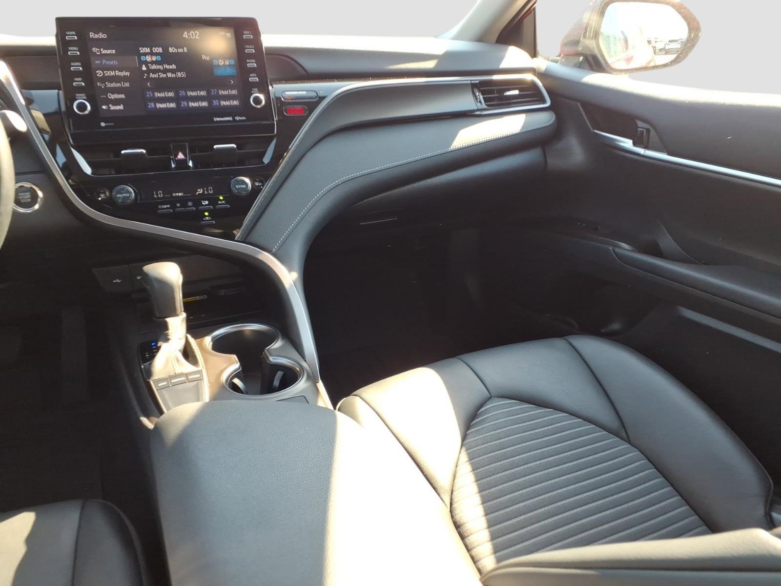 2023 Toyota Camry SE - Photo 9