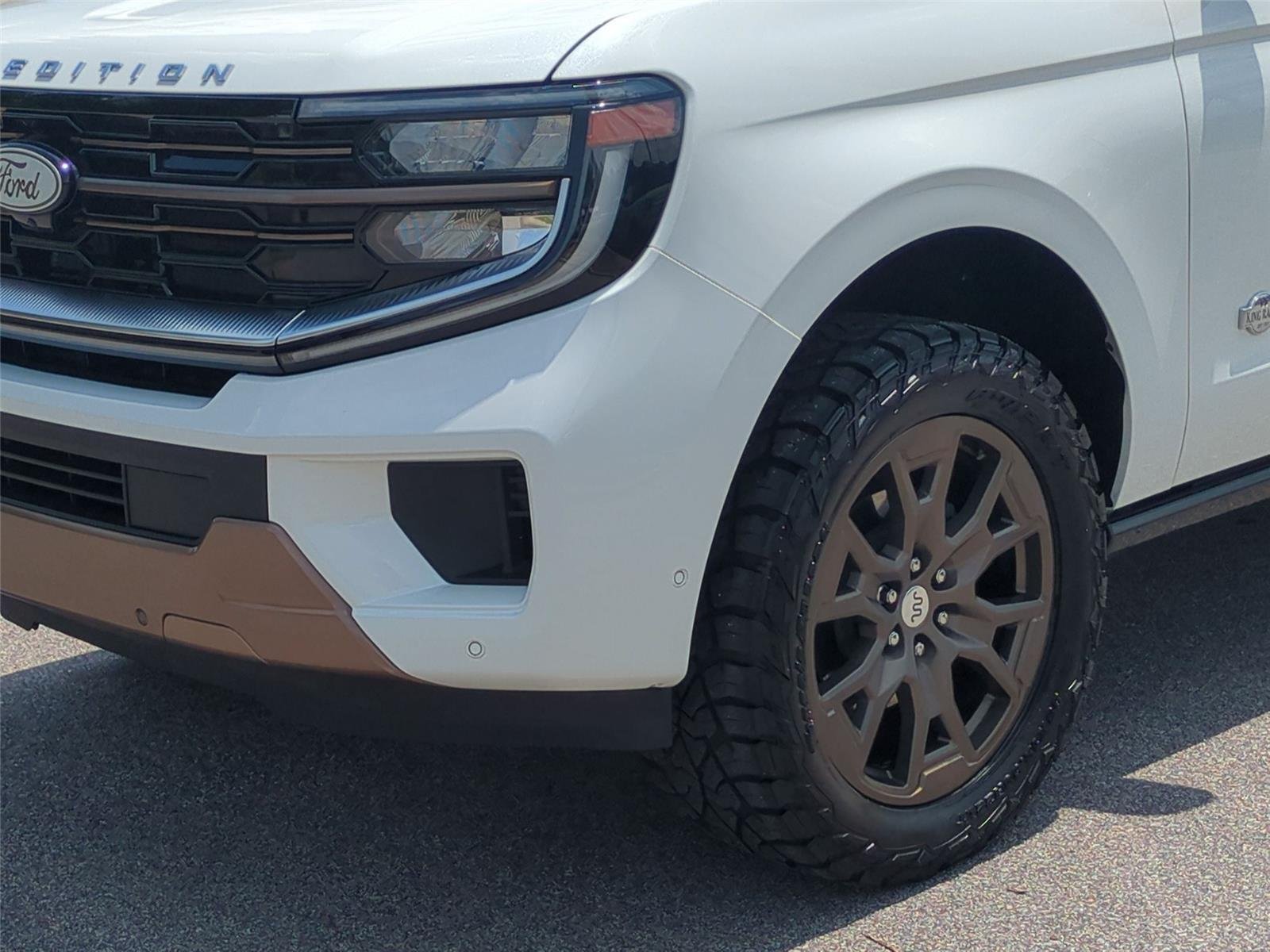 Used 2025 Star White Metallic Tri-Coat Ford King Ranch image 9