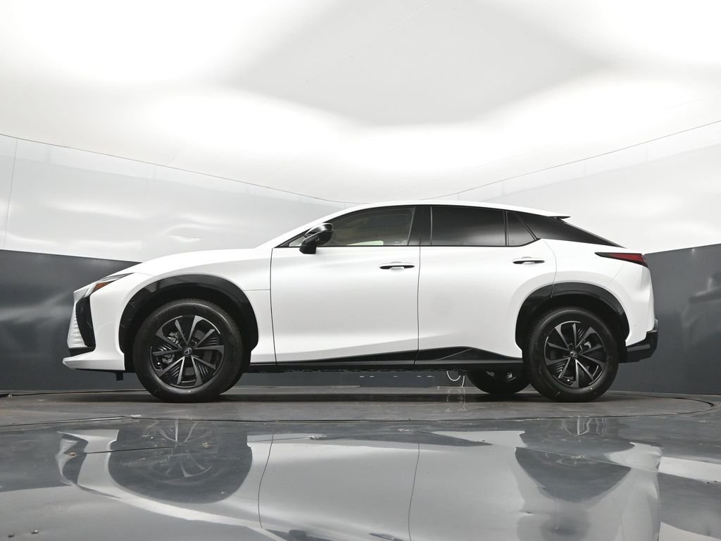 New 2026 Oxygen White Lexus  350e PREMIUM image 39