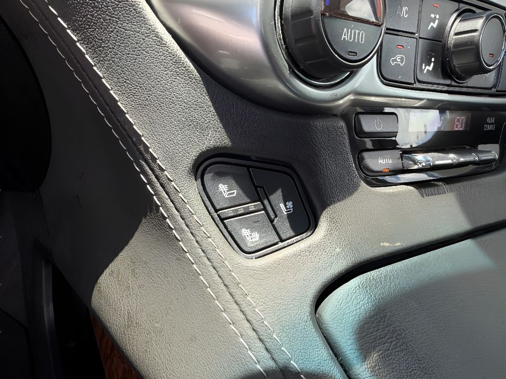Used 2020 Silver Ice Metallic Chevrolet Premier image 31