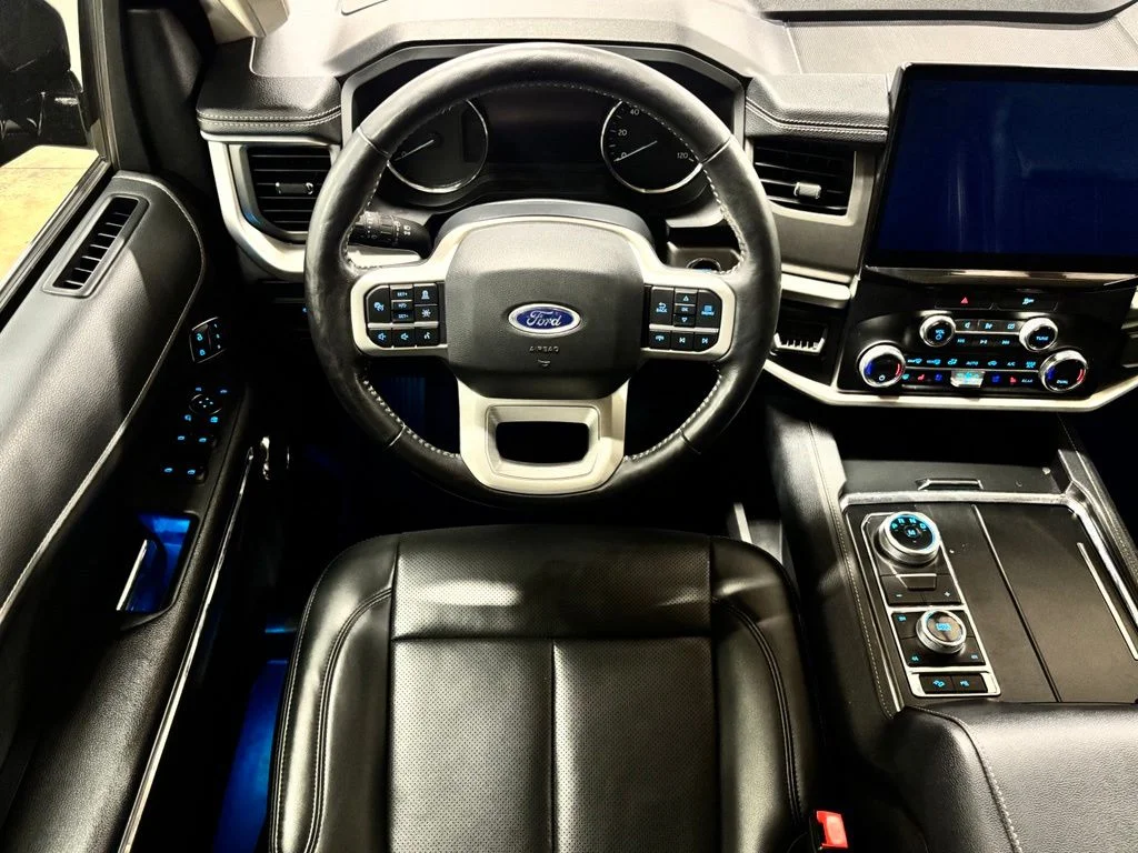 Used 2023 Black Ford XLT image 12