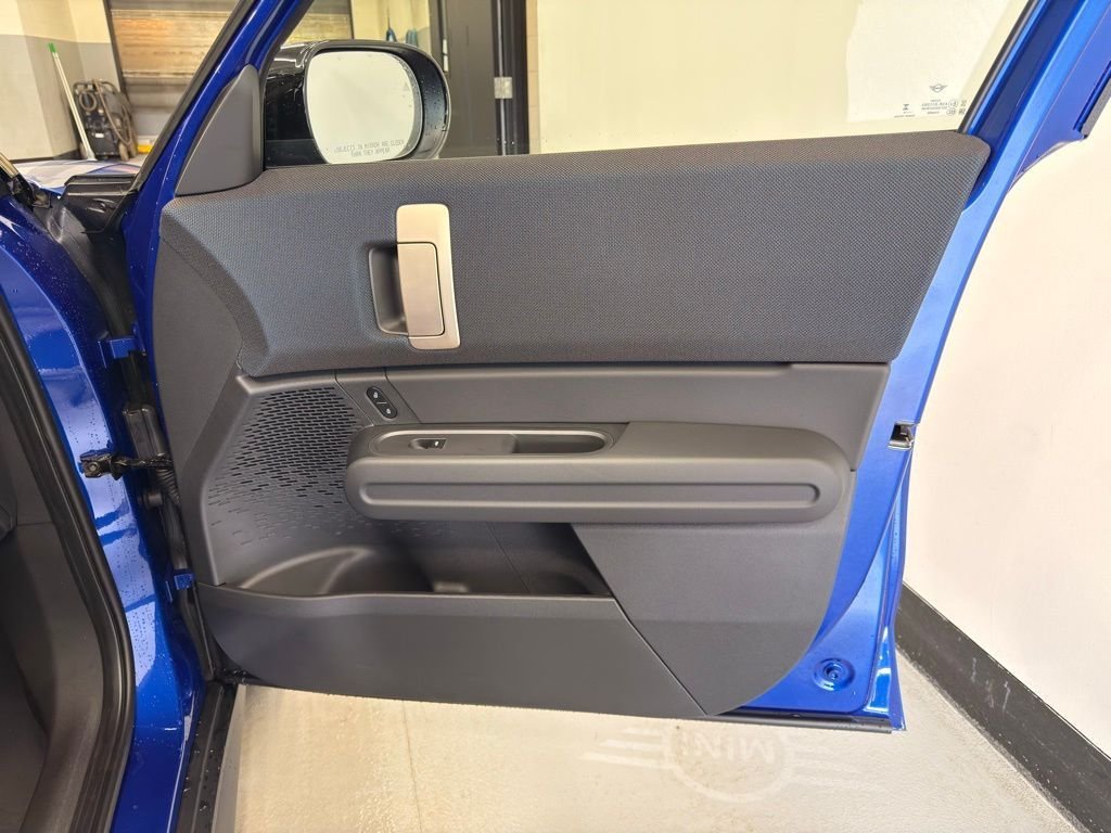 Certified Used 2025 Blazing Blue Metallic MINI  image 27