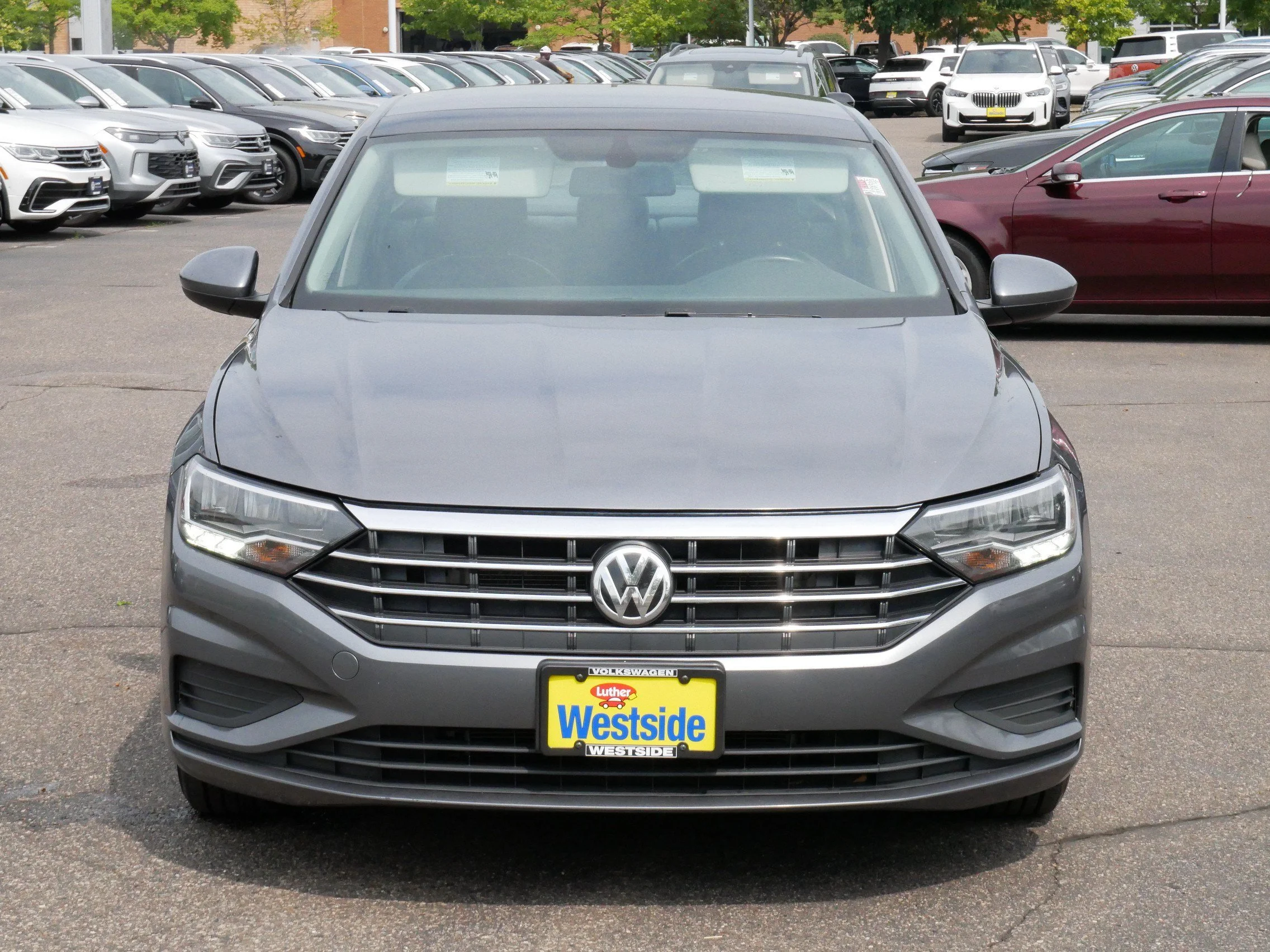 Used 2019 Platinum Gray Metallic Volkswagen SE image 2