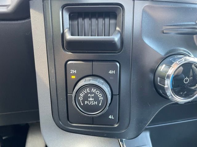 New 2026 Carbonized Gray Metallic Ford XLT image 22