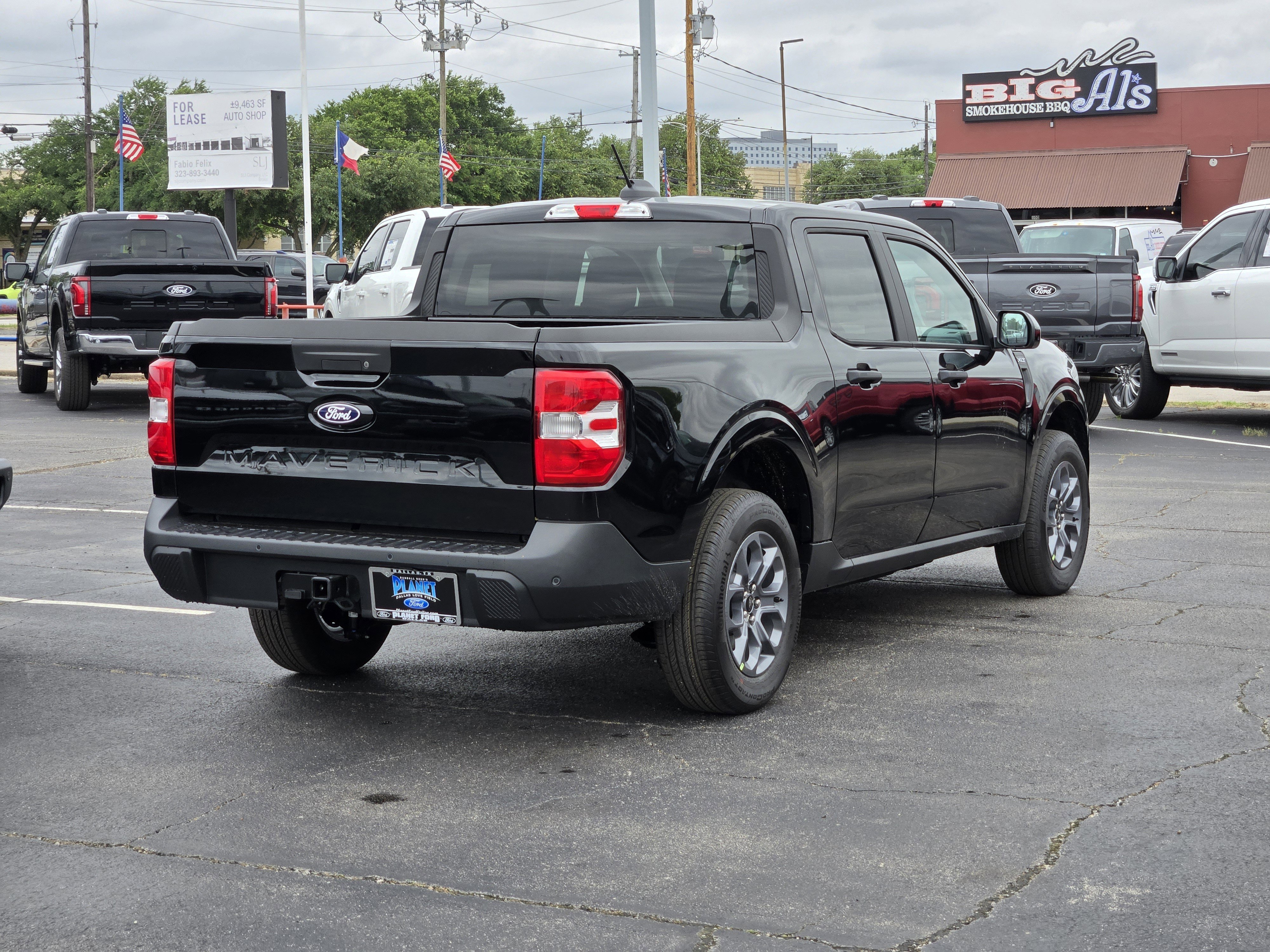New 2026 Shadow Black Ford XLT image 4