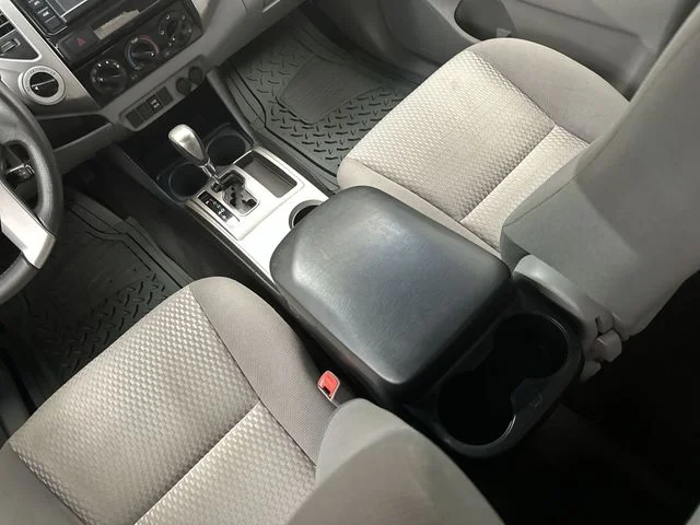 Used 2015 Red Toyota Base image 23