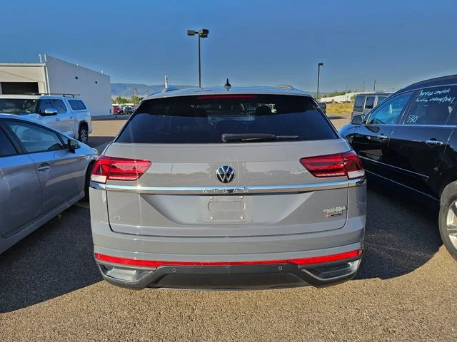 Used 2022 Tourmaline Blue Metallic Volkswagen 2.0T SE w/Technology image 8
