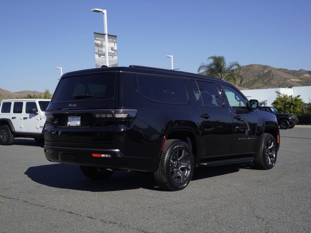 New 2026 High Gloss Black Exterior Paint Jeep Limited Altitude 4X4 image 3
