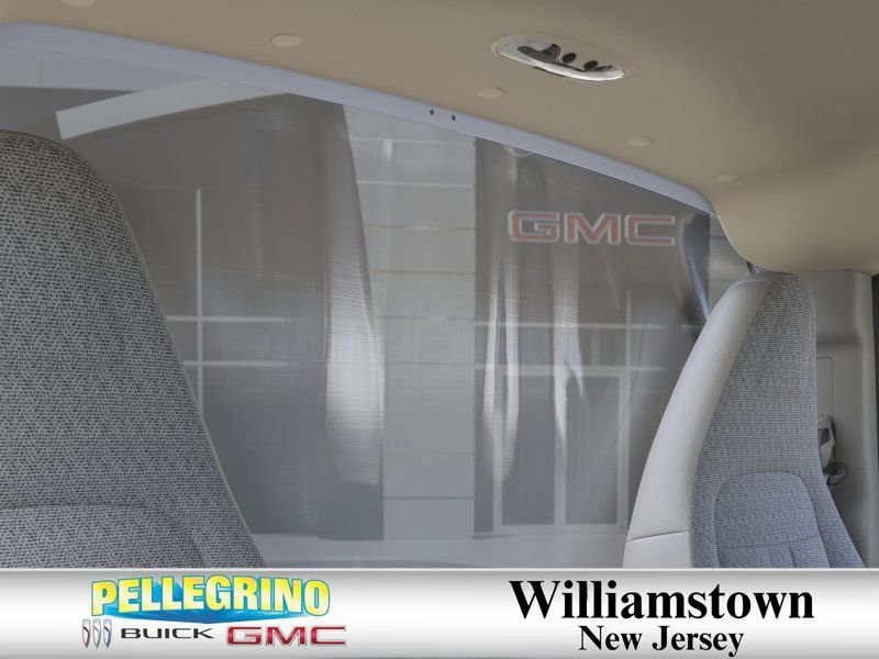 New 2025 Summit White GMC 1WT image 24