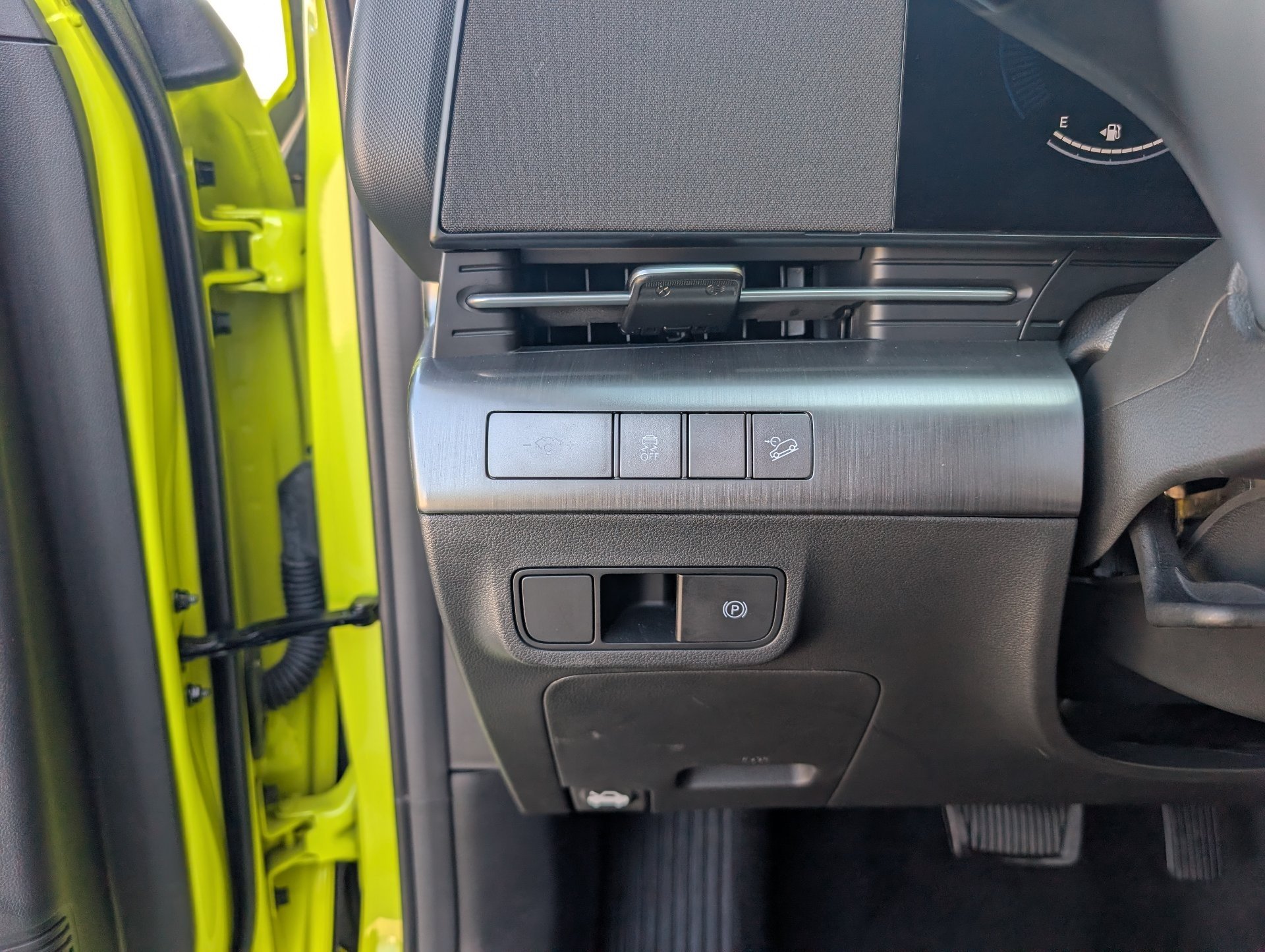 2025 Hyundai Kona SEL - Photo 11