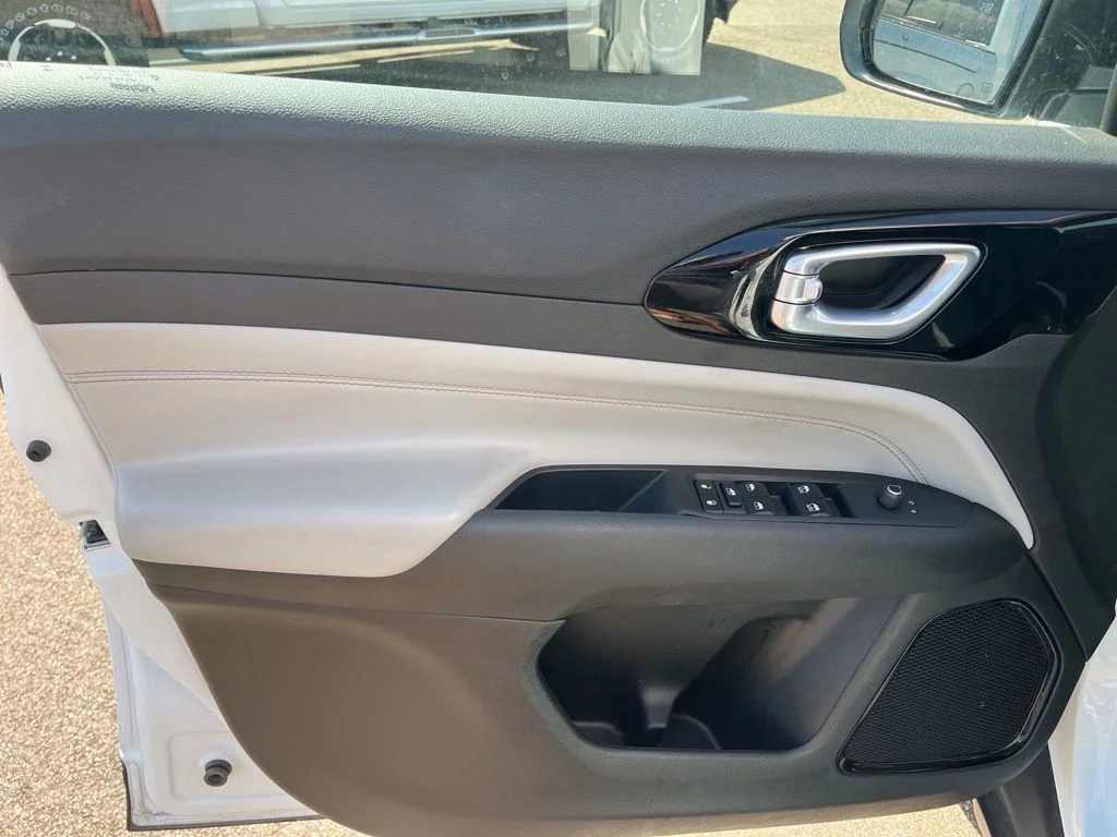 2025 Jeep Compass Limited - Photo 15
