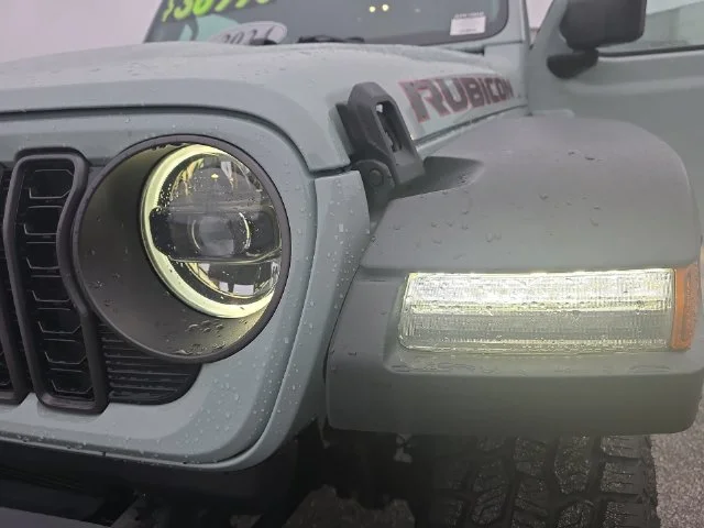 Used 2024 Gray Jeep Rubicon image 31