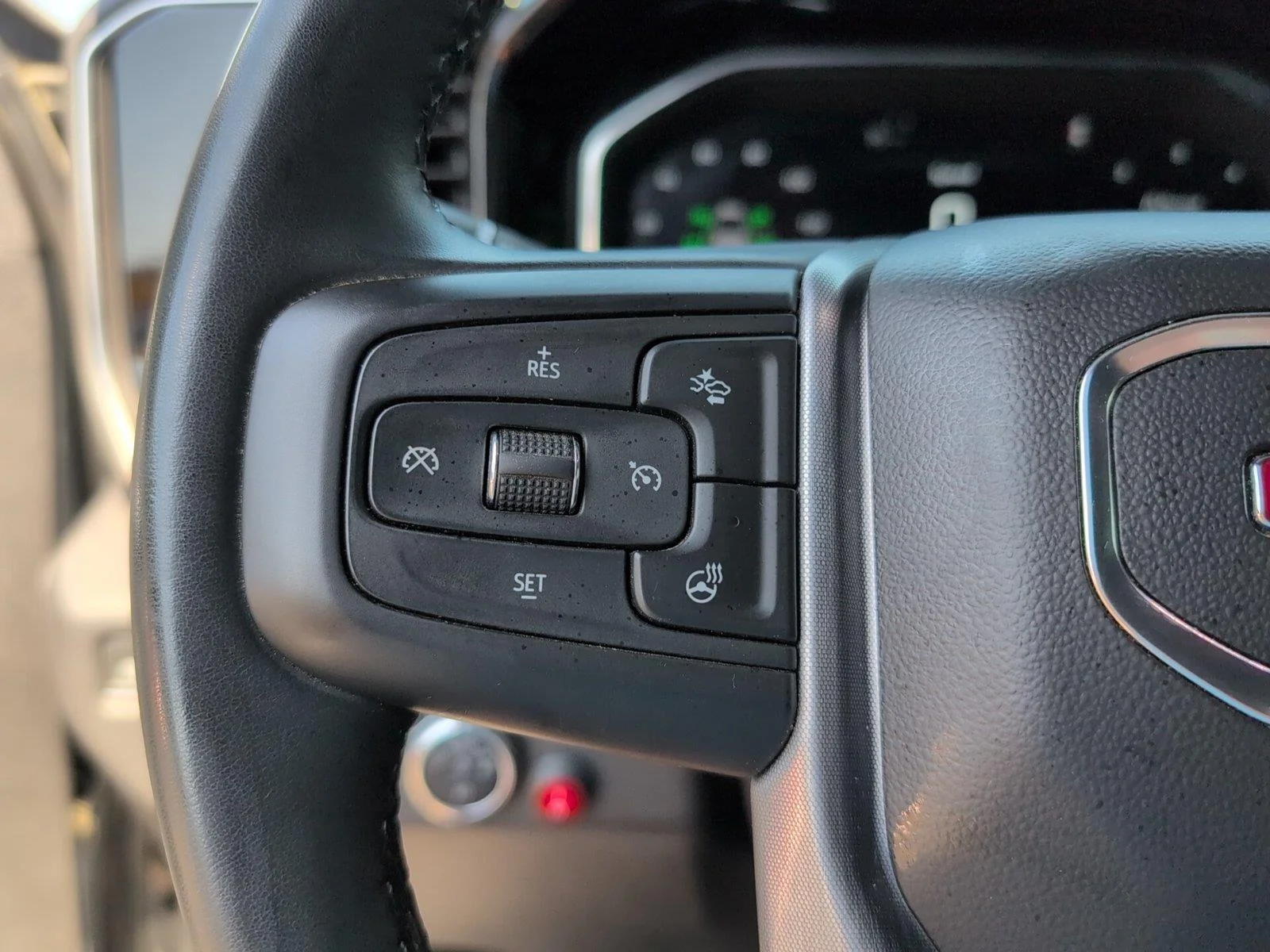Used 2024 Sterling Metallic GMC SLT image 30