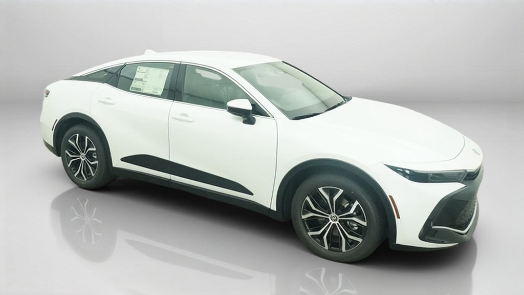 New 2027 Oxygen White Toyota XLE image 6