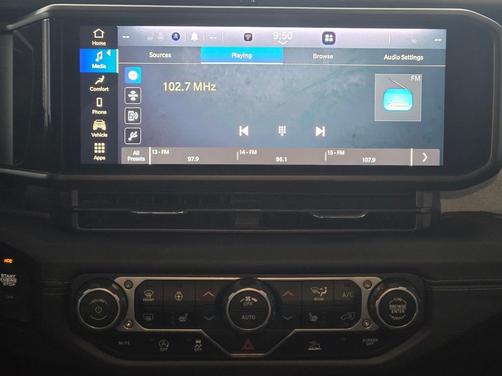 2025 Jeep Wrangler 4-Door Sahara - Photo 18