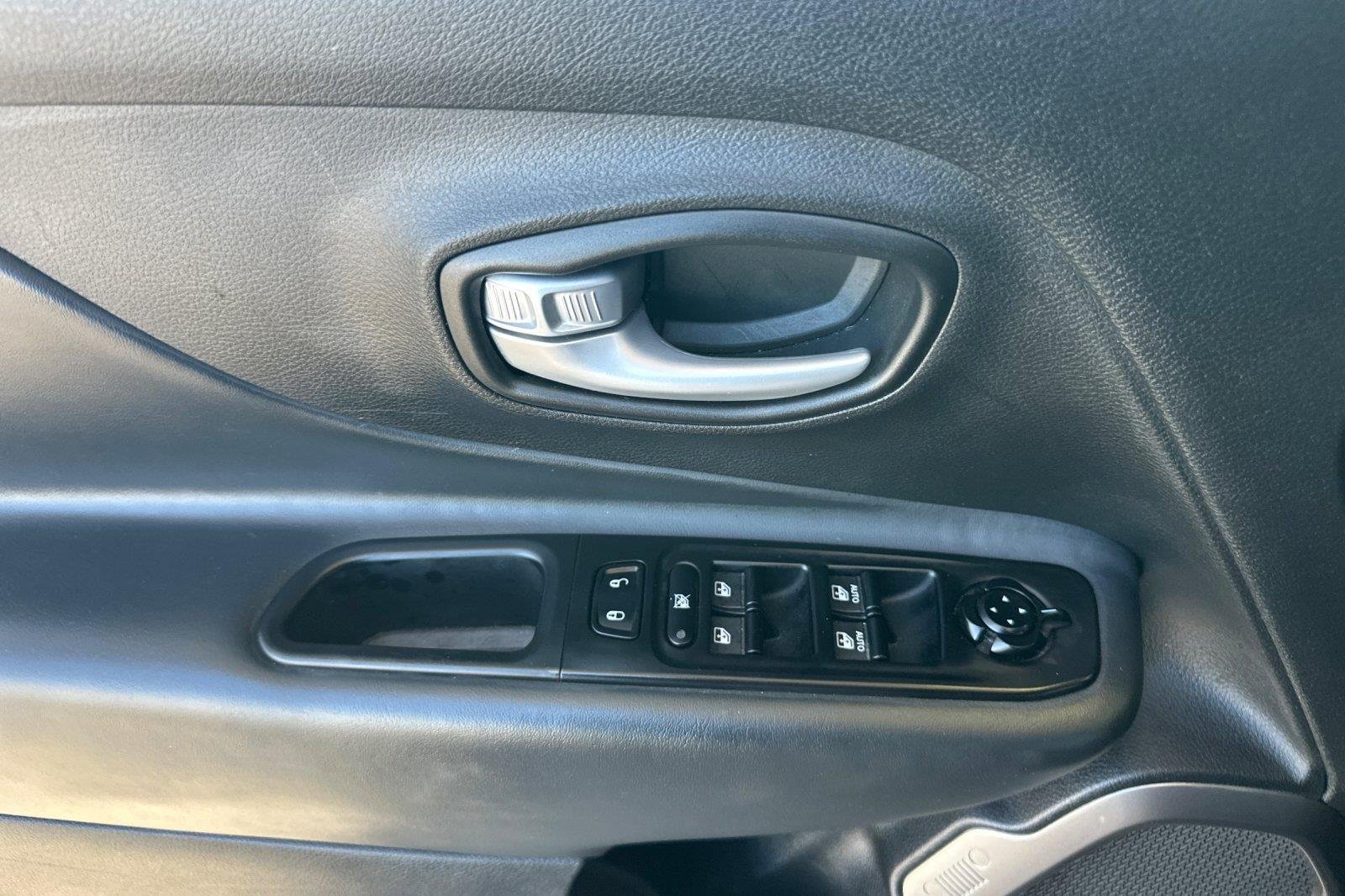 Used 2023 Graphite Gray Jeep Latitude image 11