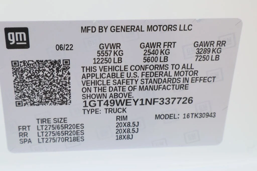 Used 2022 White GMC Denali image 36
