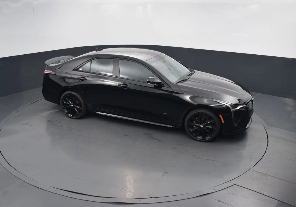2025 Cadillac CT4 V-Series - Photo 43