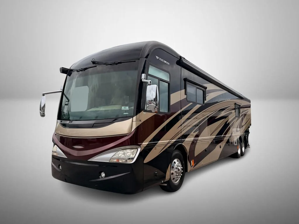 Used 2010 Black Fleetwood 42T image 2