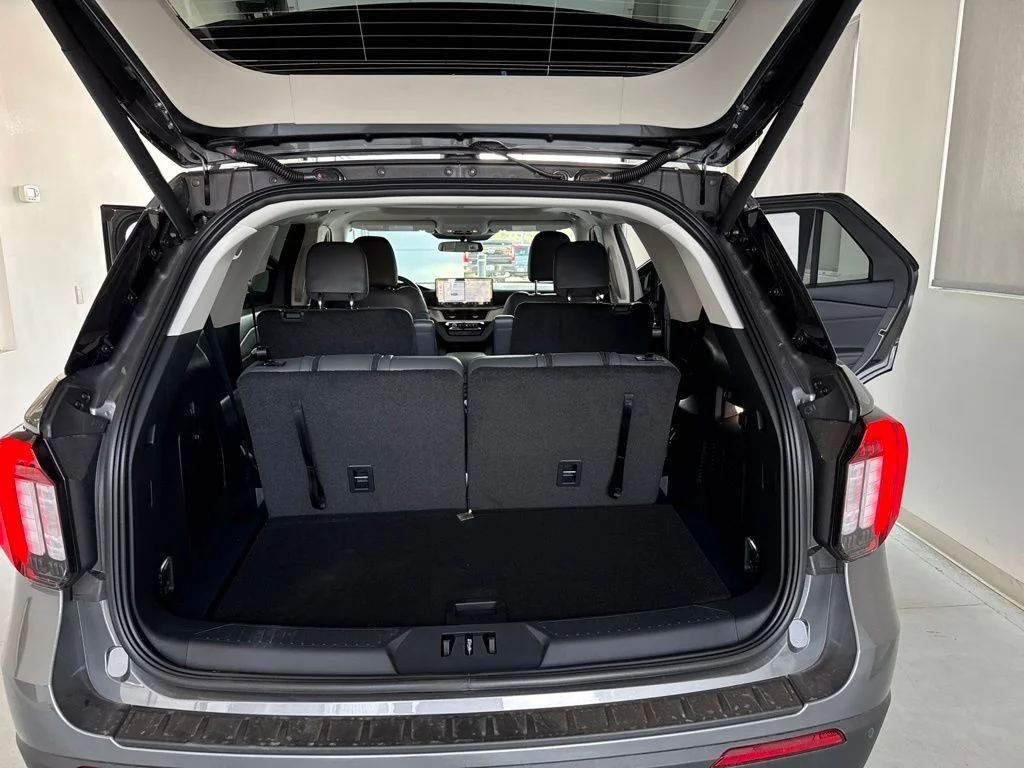 New 2026 Carbonized Gray Metallic Ford Active image 17
