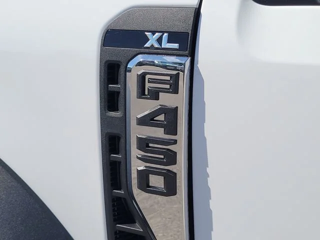 New 2026 Oxford White Ford XL image 9