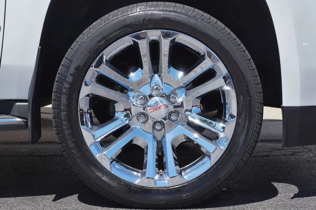 Used 2017 White GMC Denali image 8