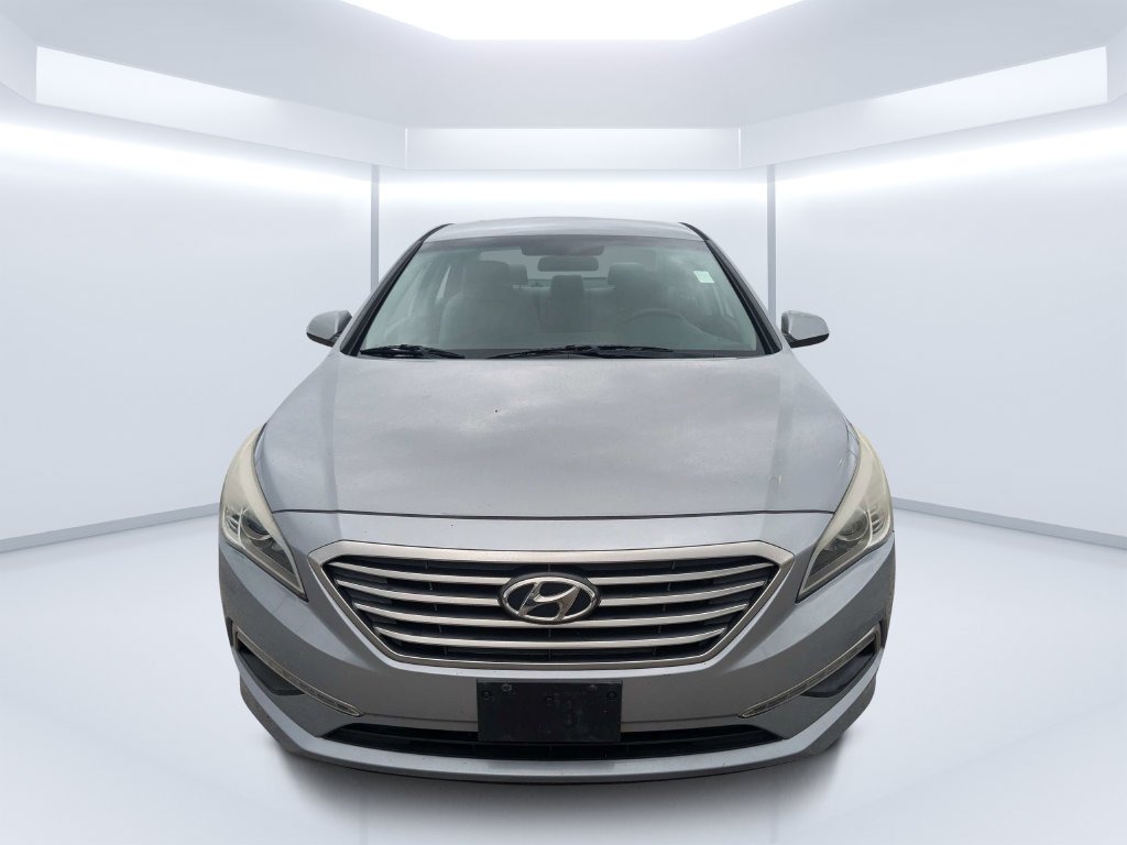 Used 2015 Gray Hyundai SE image 11