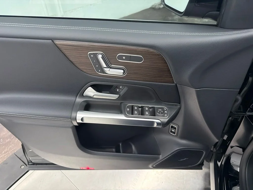 New 2026 Black Mercedes-Benz GLB 250 image 16