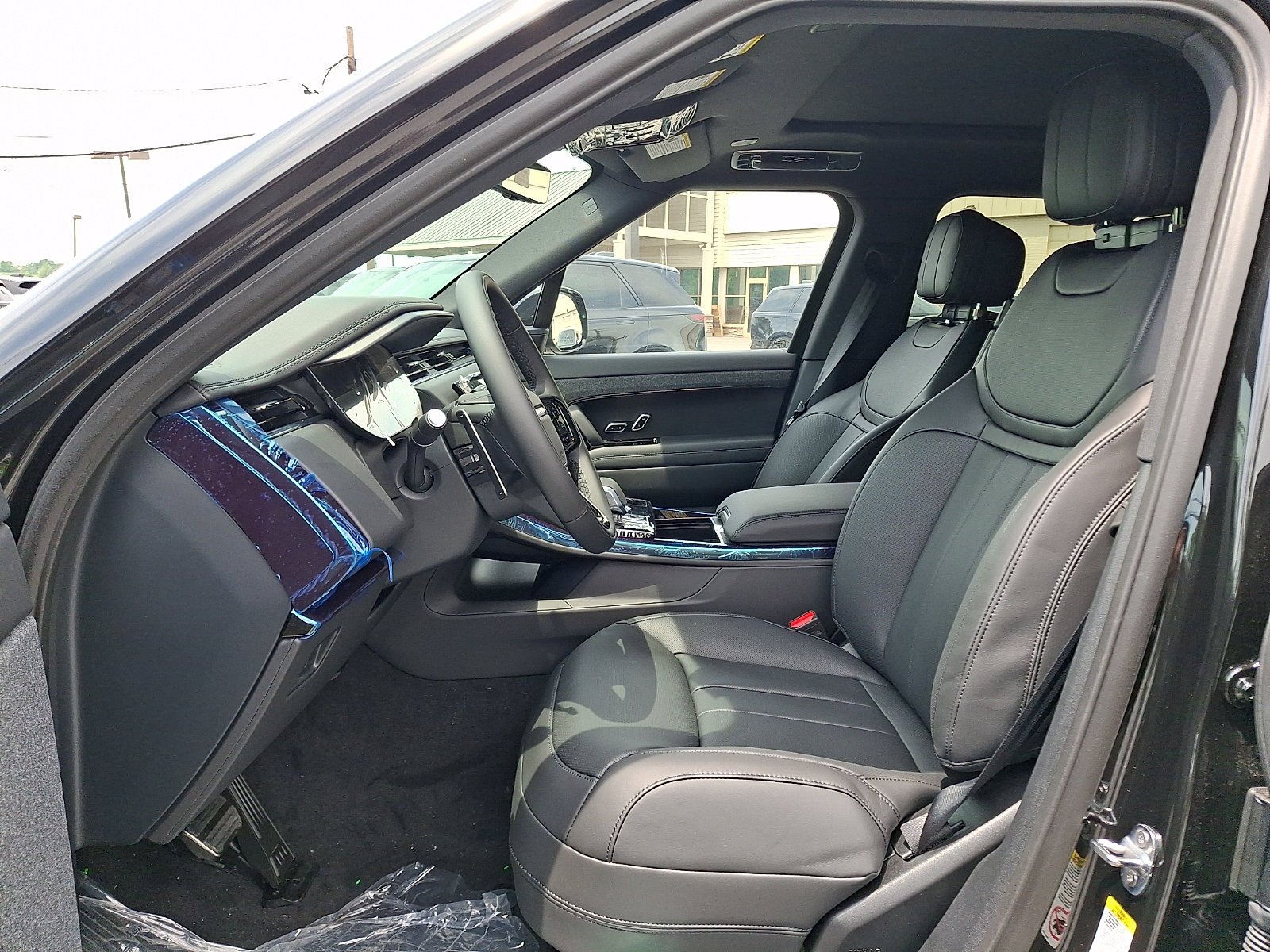 New 2026 Santorini Black Land Rover  image 9