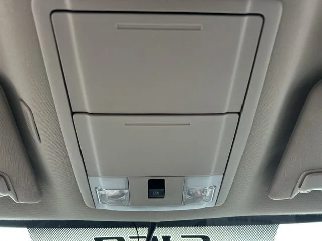 Used 2010  Ford XL image 42