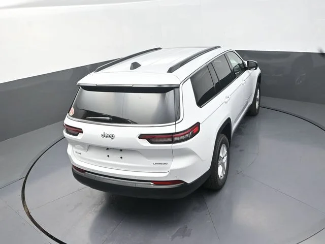 New 2026 Bright White Clear-Coat Exterior Paint Jeep Laredo image 17