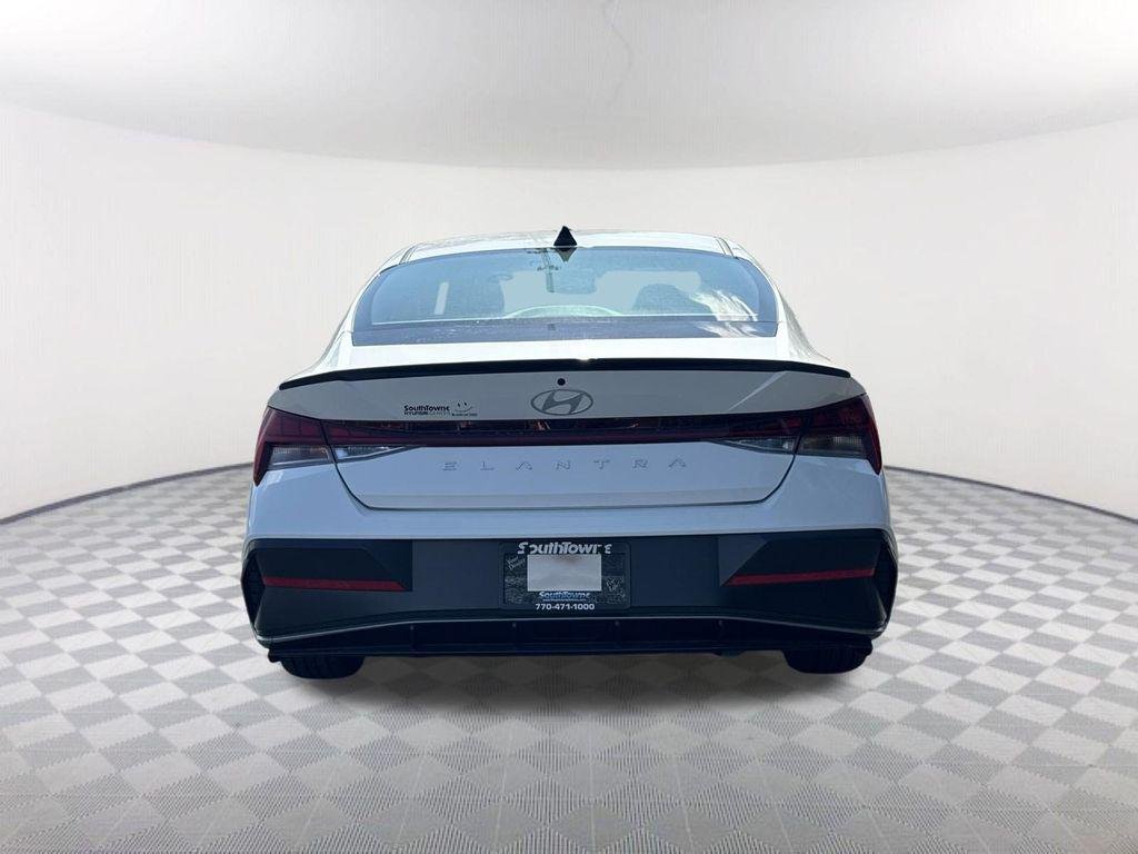 New 2026 White Hyundai SEL Sport Premium image 5