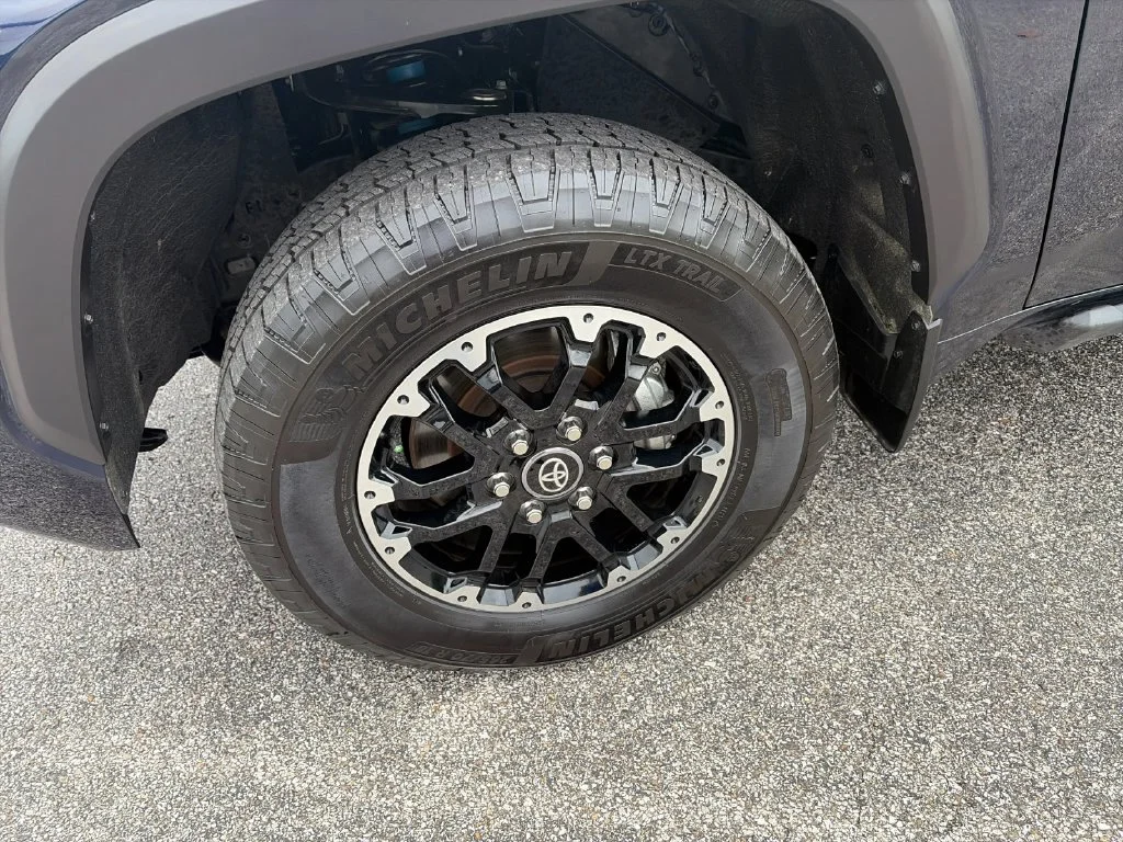 Used 2025  Toyota SR5 image 33