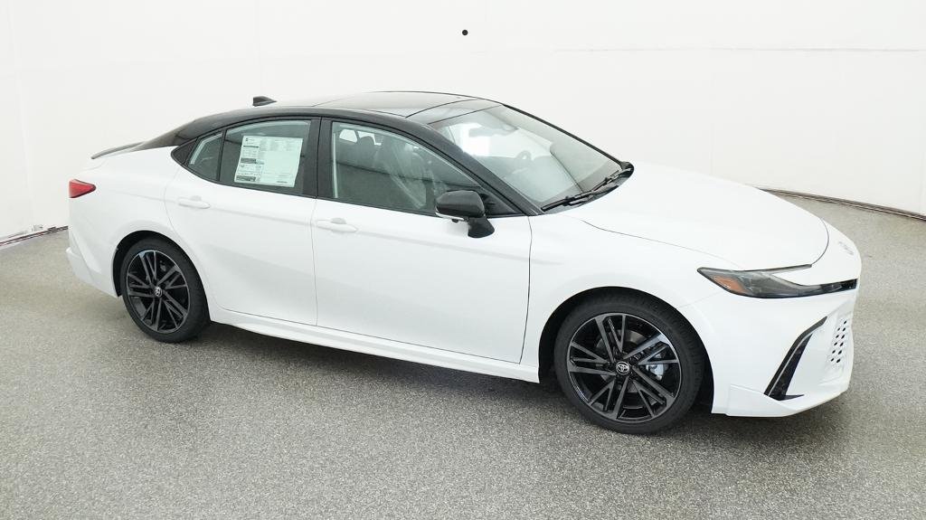 New 2026 Wind Chill Pearl with Midnight Black Metallic roof Toyota XSE image 42