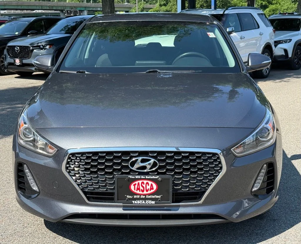 Used 2018 White Hyundai Base image 3